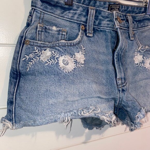 Abercrombie & Fitch Harper Low Rise Denim Shorts (Size 24/00) - Picture 2 of 5